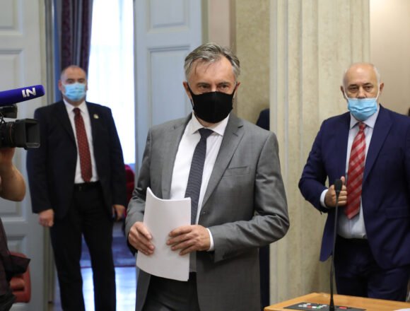 Škoro komentirao uhićenja: Očito je da vladajući imaju novog kandidata za direktora Janafa Škoro komentirao uhićenja: Očito je da vladajući imaju novog kandidata za direktora Janafa