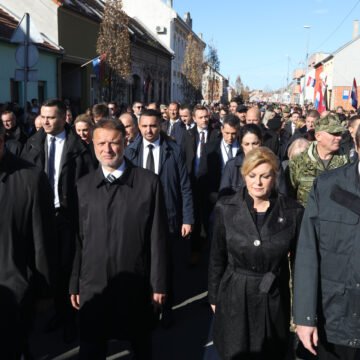 Liječnici napali Plenkovića i Stožer zbog Kolone sjećanja: Odluka je licemjerna i kukavička
