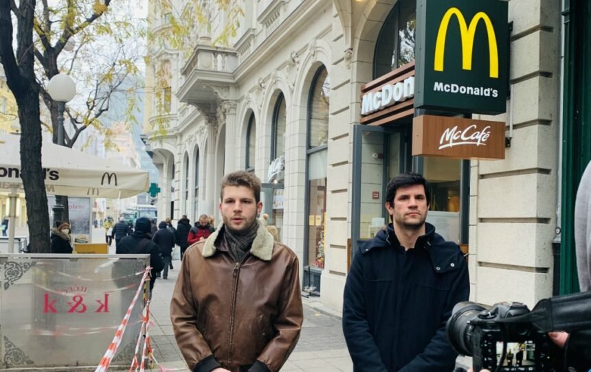 Radnička fronta upozorava na katastrofalne uvjete u McDonald’su: Radnici rade ubitačnim tempom, a nisu dobili ni božićnicu