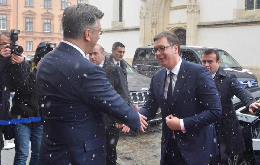 Vučić tvrdi: Gotovo godinu dana  pregovaram s Plenkovićem oko posjeta Jasenovcu