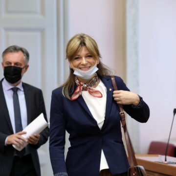 Karolina Vidović Krišto pita ministra Božinovića: Je li istina da policajac koji je tukao Bad Blue Boyse navija za Crvenu zvezdu