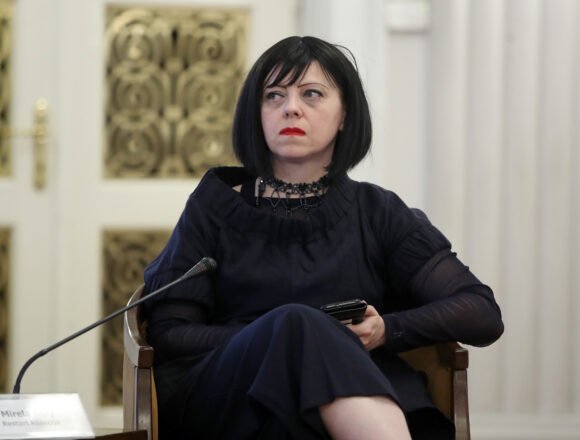 Mračne prognoze Mirele Holy: Otkrila je i zašto je Peđa Grbin uklonio Gordana Marasa Mračne prognoze Mirele Holy: Otkrila je i zašto je Peđa Grbin uklonio Gordana Marasa