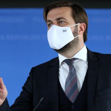 Nitko ne želi (tć) maskicu: Evo kako je novinarka Nove TV odbila Ćorićevu ponudu
