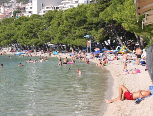 Nijemci nahrupili na ovaj dio Jadrana: U lipnju ih za skoro 50 posto više nego lani – ovaj otok je rekorder Nijemci nahrupili na ovaj dio Jadrana: U lipnju ih za skoro 50 posto više nego lani – ovaj otok je rekorder