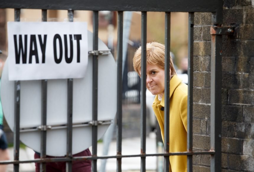 Zašto je pala škotska premijerka: Jako zanimljiva analiza
