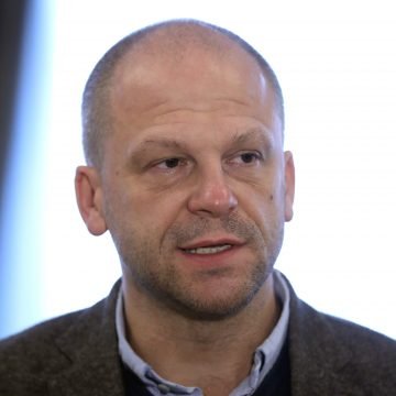Profesor koji je izbačen iz SDP-a kandidirao se za ustavnog suca: Ne može prežaliti preimenovanje Trga maršala Tita. A što misli o svojoj bivšoj “Partiji”?