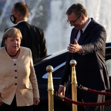 Nekad je tetošila Putina, a sad ju je strah: Merkel uputila poruku Europi kako ne bi svi bili “smrvljeni u prah”
