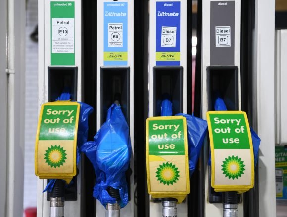 VELIKA BRITANIJA KAO BANANA DRŽAVA: Ljudi se tuku zbog litre benzina VELIKA BRITANIJA KAO BANANA DRŽAVA: Ljudi se tuku zbog litre benzina