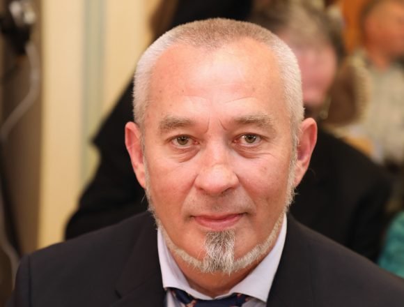 Pomaže legendarni Peđa Mišić: Branitelj nema novaca za sprovod maloljetnog sina, a nadležni mu odbili pomoć Pomaže legendarni Peđa Mišić: Branitelj nema novaca za sprovod maloljetnog sina, a nadležni mu odbili pomoć
