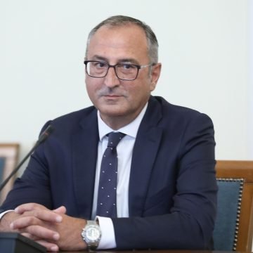 Klasičan sukoba interesa Roberta Šveba:  Ali on svejedno ne vidi problem