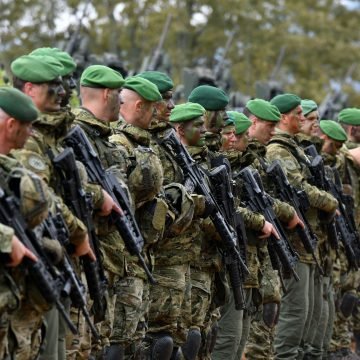 Milanović poručio vojnicima: Prije svega ste hrvatska vojska, a onda i u sastavu NATO-a