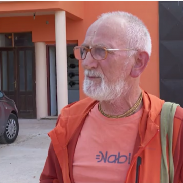 Vlasnik kuće u kojoj se nalazi hram: Preminuli dječak je išao redovno u školu. Zašto oni nisu reagirali ako su znali da je bolestan