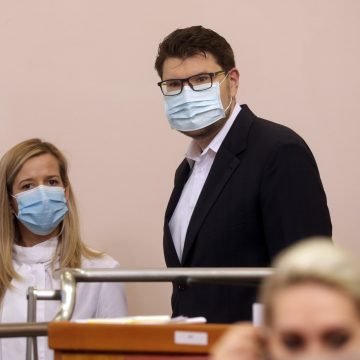 Politička tajnica SDP-a izvan vremena i prostora: Smeta joj “Moja Hercegovina” i  Thompson