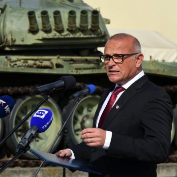 Penavin savjetnik bio je brutalno otvoren: Volio bih da političari uopće ne dolaze u Vukovar. Oni samo glume ludilo i odu