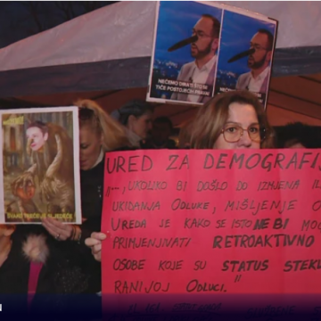 Roditelji-odgajatelji prosvjedovali protiv “Pinokija Tomaševića”: Što gradonačelnik pokušava sakriti