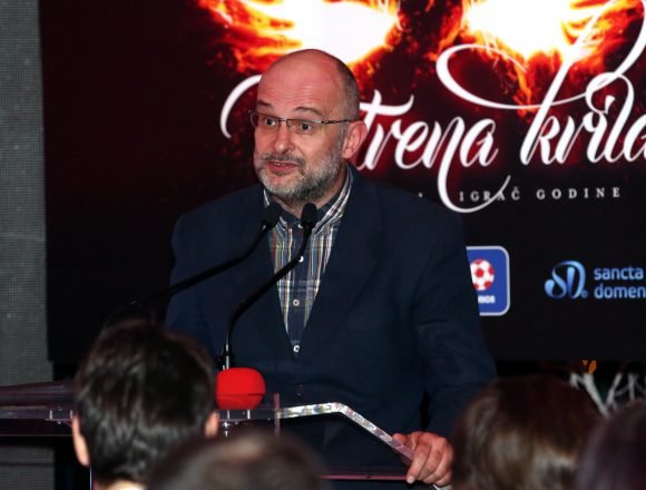 Poznati novinar otvorio dušu Teleskopu: Postao sam ovisnik o internetu. Moram priznati da sam izgubio život Poznati novinar otvorio dušu Teleskopu: Postao sam ovisnik o internetu. Moram priznati da sam izgubio život