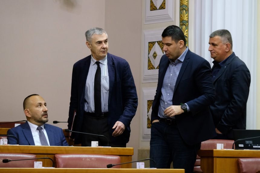 Grmoja komentirao čudan istup Hrvoja Zekanovića: Nadam se da ovaj njegov poziv nije “Cijepi se, misli na HDZ”