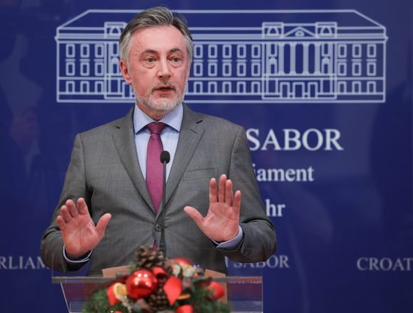 Škoro ironizirao Thompsonovu izjavu o drugovima Jugoslavenima: Je li u pitanju kumovska zavist? Škoro ironizirao Thompsonovu izjavu o drugovima Jugoslavenima: Je li u pitanju kumovska zavist?
