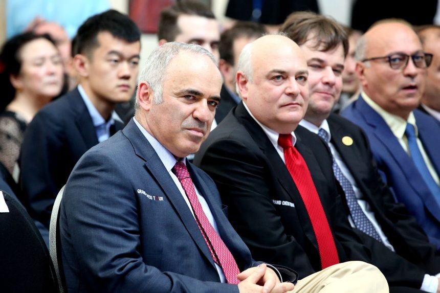 VRLO JEDNOSTAVNO: Kasparov otkrio kako se Putina  može dovesti pameti
