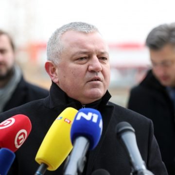 IZ PRITVORA NA POSAO: Tko je bivšem ministru sredio posao u Končaru. Oporba na nogama