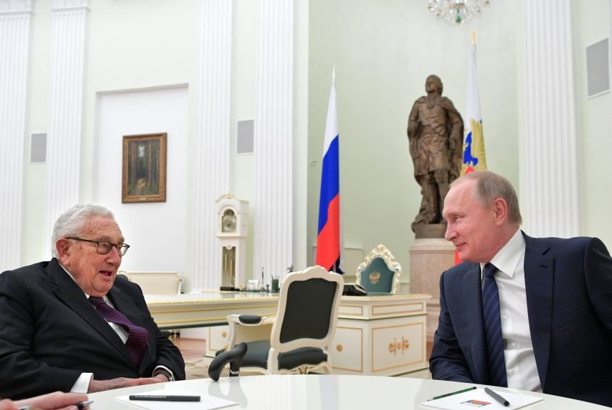 Henry Kissinger progovorio o “poltičkim patuljcima” Macronu i Scholzu: Znam tko bi s Putinom najbolje pregovarao