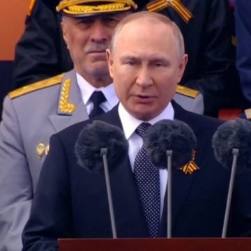 Putinov mlaki govor. Naglasio kako “neprijatelji Rusiju iznutra žele oslabjeti”