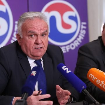 NIŠTA NIJE ZNAO: Čačić komentirao Dumbovićeve malverazcije