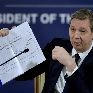 Vučić u velikim problemima: Hvalisao se da u Srbiji ima svega, a sad mu nestalo šećera.  Angažirao i tajne službe