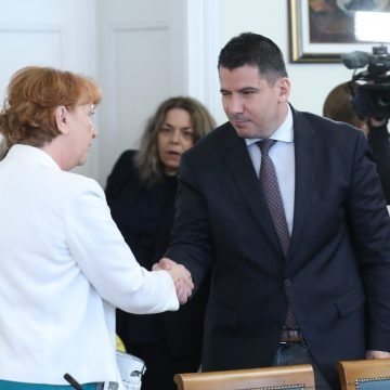 SDP-ovka “mrtva hladna ” proglasila HDZ-ovca đavoljim odvjetnikom: Grmoja otkrio informaciju koja ne ide na čast Hrvoj Šipek