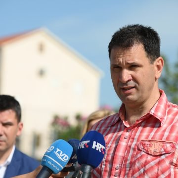 Mostovac komentirao sex aferu Puljkovih suradnika: Kako to da njegovi ljudi uvijek idiotski “nasjednu”