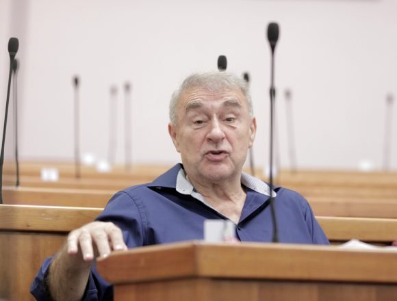 VIDEO: Ante Prkačin izvrijeđao zastupnicu: Nakazo jedna, koliko te Bog unakazio tjelesno, toliko ti je i glavu VIDEO: Ante Prkačin izvrijeđao zastupnicu: Nakazo jedna, koliko te Bog unakazio tjelesno, toliko ti je i glavu
