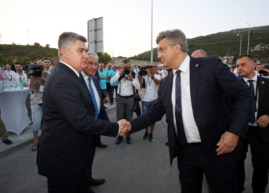 Plenković i Milanović nisu se svađali oko vila za ljetovanje: Predsjednik izabrao Hvar, a premijer Rijeku. Tko je bolje prošao?