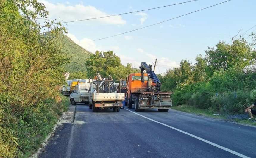 Srpska “balvan revolucija” na Kosovu: Postavljaju se barikade, ovo bi moglo biti jako opasno