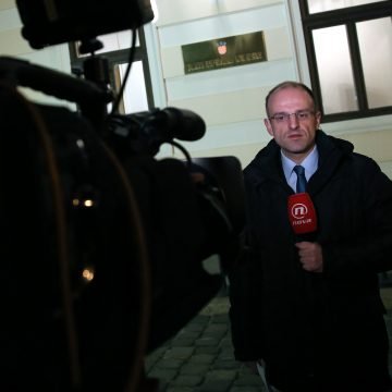 Povjesničarka prekorila novinare: Znate poštovati Bagino dostojanstvo, a pokojnog Vidoju ste sramotno razvlačili i trovali javnost