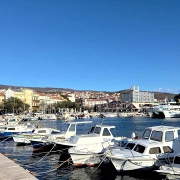 I Britanci o cijenama na hrvatskom Jadranu: Upozoravaju na sezonska poskupljenja u manjim mjestima – ovo su zapazili