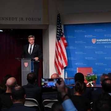Plenković na Harvardu obećao: Borit ću se  protiv populističkih i demagoških opcija, bilo na krajnjoj ljevici ili desnici