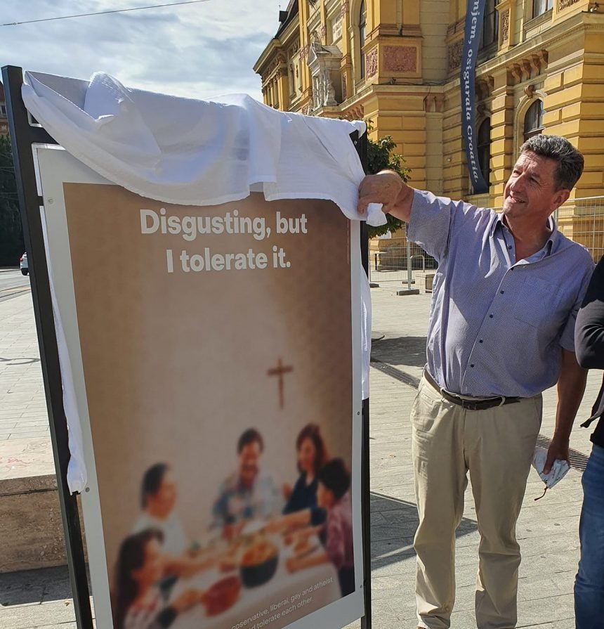 Zastupnik Sačić o plakatu:  Agresivni nasrtljivci na  temeljne  kršćanske vrijednosti