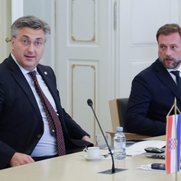 Oporba traži Banožićevu ostavku zbog sastanka s Rusima: Kako mu to uopće može pasti na pamet