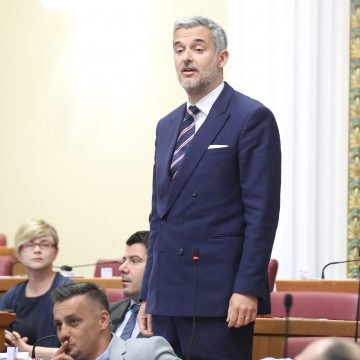 Nino Raspudić: Žao mi je što Srbi nisu protjerali veleposlanika Hidu Biščevića. On je napadao predstavnika hrvatske zajednice u Srbiji