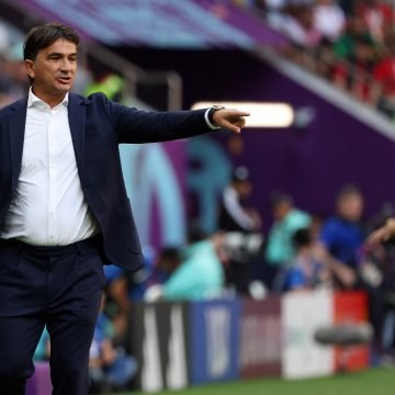 Hrvatski navijači napravili spektakl ispred hotela Vatrenih: Dalić oduševljen. Ovo nam je trebalo