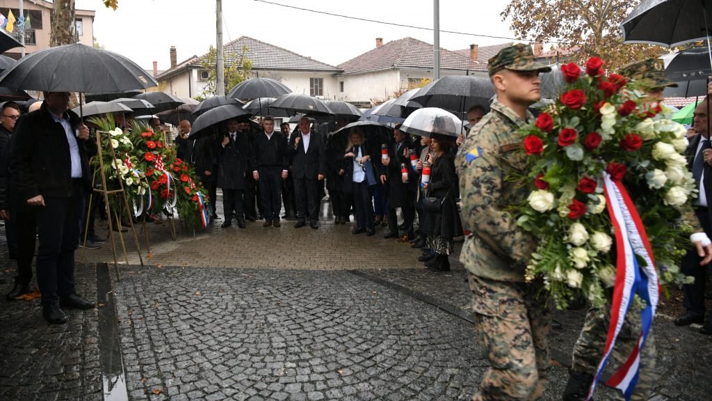 Milanović ponosno u Čitluku: Možda je nekim u Hrvatskoj neugodno zbog toga, možda se stide, ali mi smo jedno u dvije države, fotografija