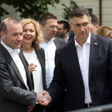 ZA OGRADE NA VANJSKIM GRANICAMA: Šef europskih pučana najavljuje velike promjene u useljeničkoj politici