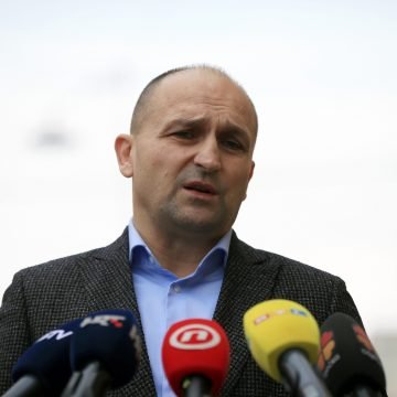 Organizirani napad s boka: Najodaniji Plenkovićevi ljudi napali Anušića na Predsjedništvu HDZ-a