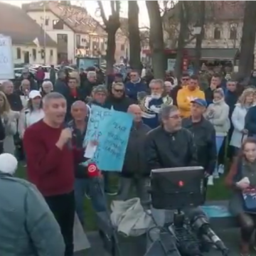 HDZ u problemu: Prosvjed u Vinkovcima zbog poskupljenja vode