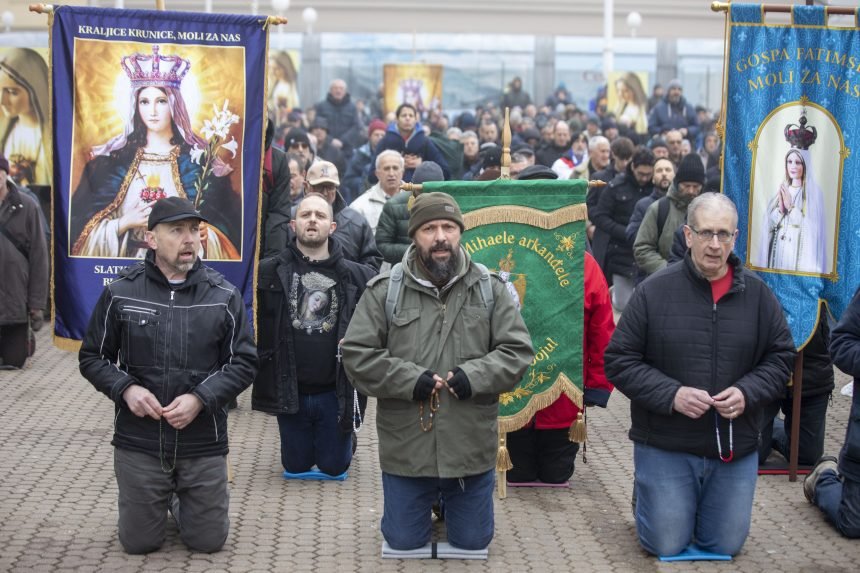 Batarelo: Našu molitvu na trgovima napadaju lijeve stranke i protivnici Katoličke crkve, ali mi se ne bojimo tih kukavica i galamdžija