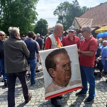 Tisuće ljudi slavilo komunističkog diktatora Tita: Nedostaju nam vrijednosti koje je on zastupao