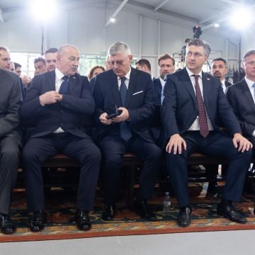 Novi zagrebački nadbiskup pred Plenkovićem i Jandrokovićem: Jesmo li postali narod sveopćeg kritizerstva i rušilačkog individualizma