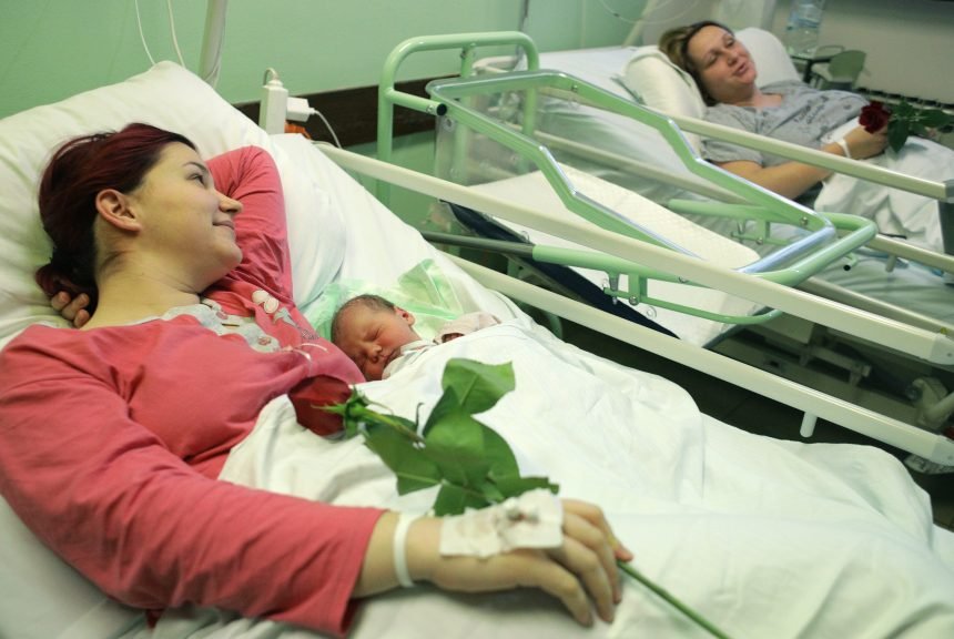 DEMOGRAFSKA KATASTROFA: Lani je rođeno čak  7.777 beba manje nego prije deset godina