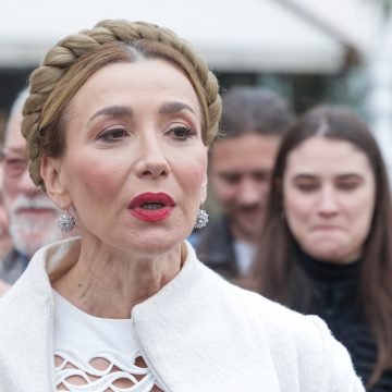 Teški dani za našu poznati glumicu: Otišao je i naš drugi kapetan