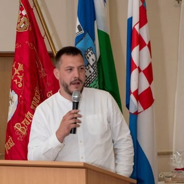 Glavni tajnik SDP-a najavio smjenu korumpiranog HDZ-a: A njegova supruga je dugogodišnja članica HDZ-a i bivša Plenkovićeva suradnica